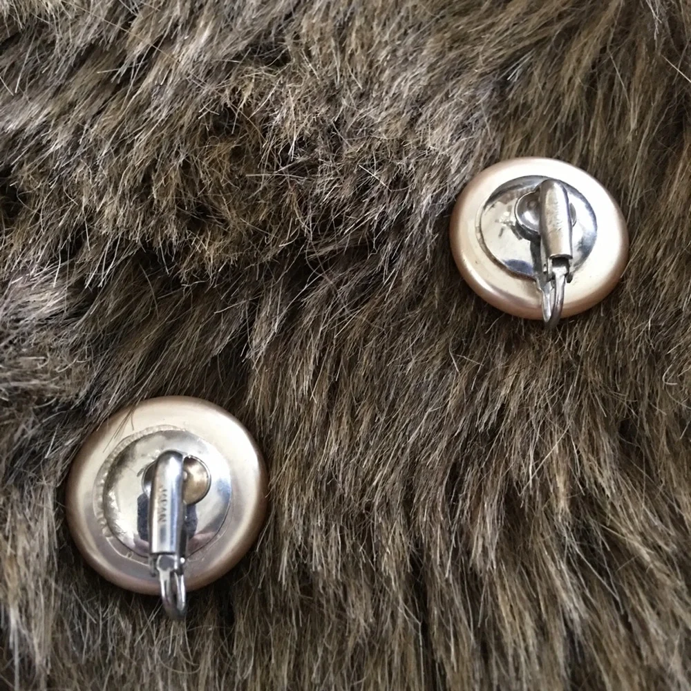 Vintage 70s light blush button pearl clip earrings